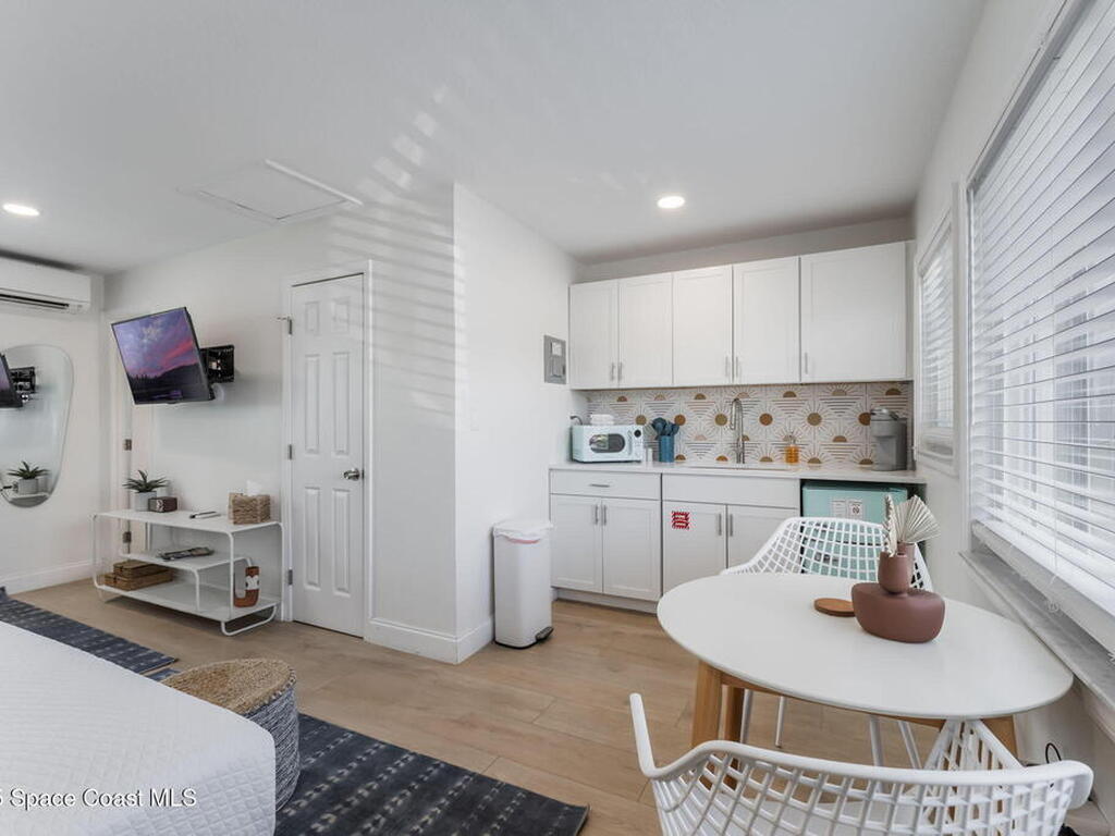 402 S Orlando Avenue, Cocoa Beach, FL 32931