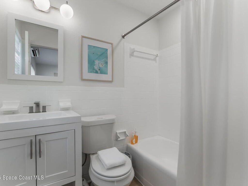 402 S Orlando Avenue, Cocoa Beach, FL 32931