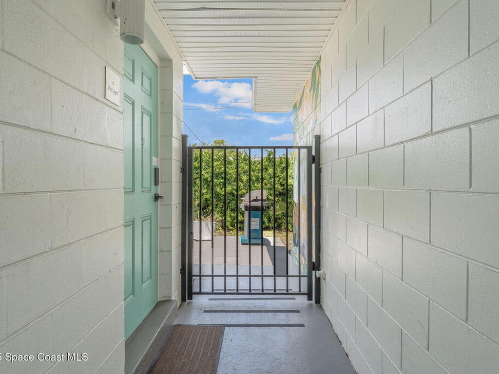 402 S Orlando Avenue, Cocoa Beach, FL 32931