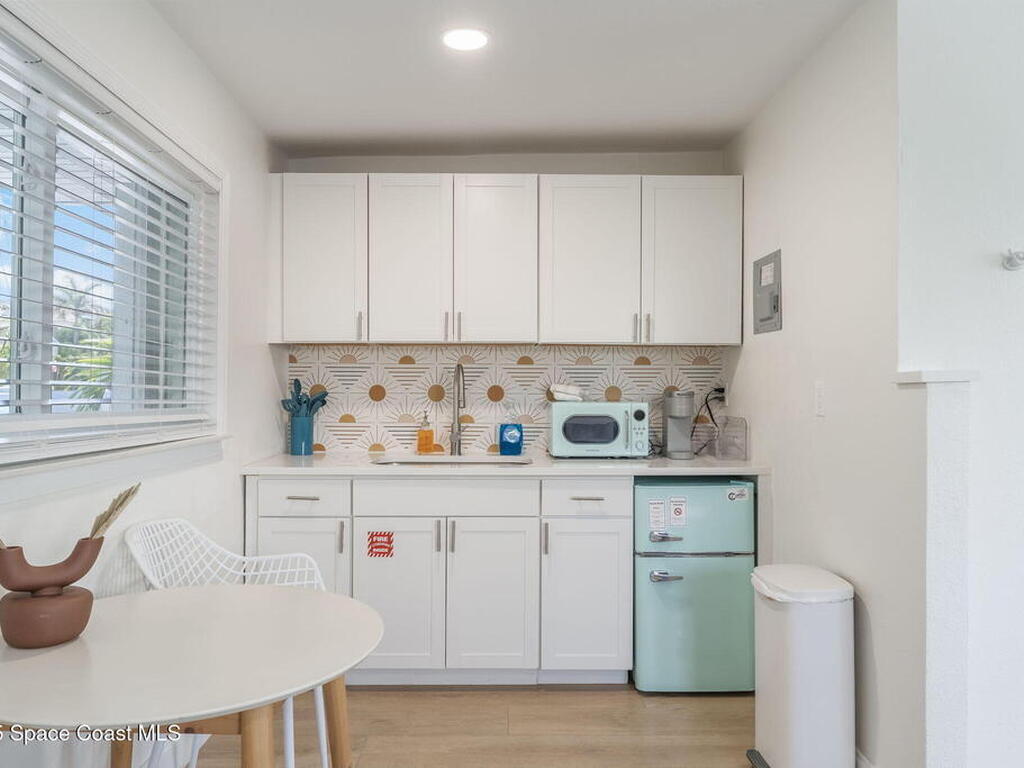 402 S Orlando Avenue, Cocoa Beach, FL 32931