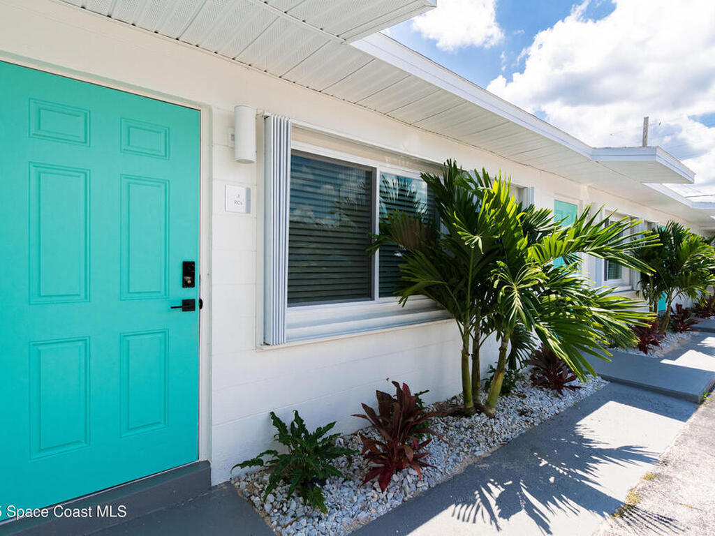 402 S Orlando Avenue, Cocoa Beach, FL 32931
