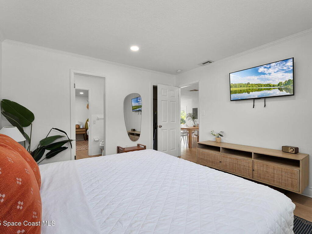 402 S Orlando Avenue, Cocoa Beach, FL 32931