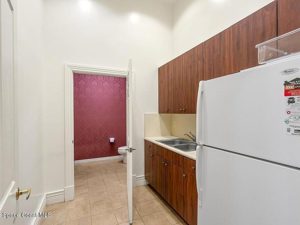 2416 57th Circle, Vero Beach, FL 32966