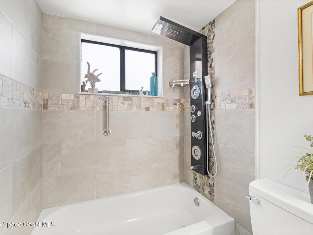 1525 S Atlantic Avenue, Cocoa Beach, FL 32931