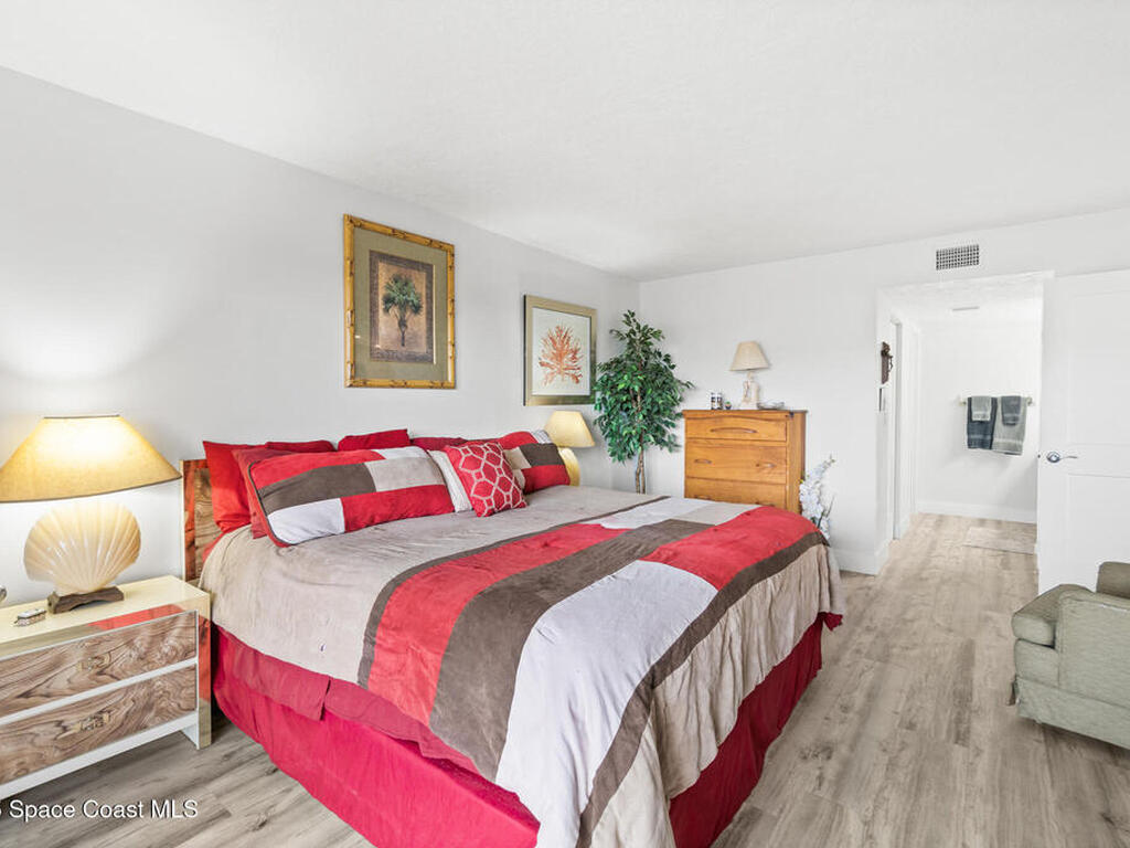 1525 S Atlantic Avenue, Cocoa Beach, FL 32931