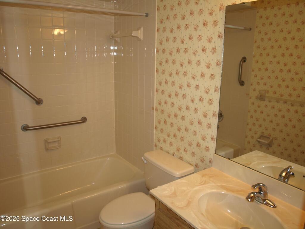 9020 York Lane, West Melbourne, FL 32904