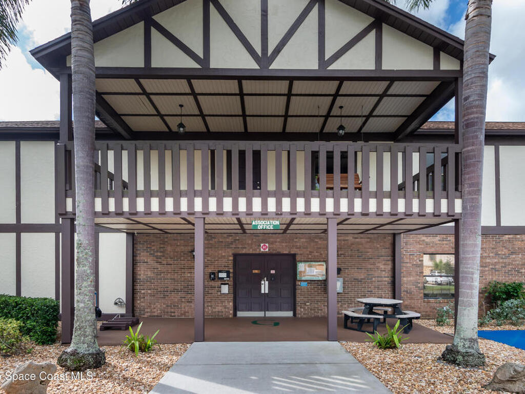 9020 York Lane, West Melbourne, FL 32904