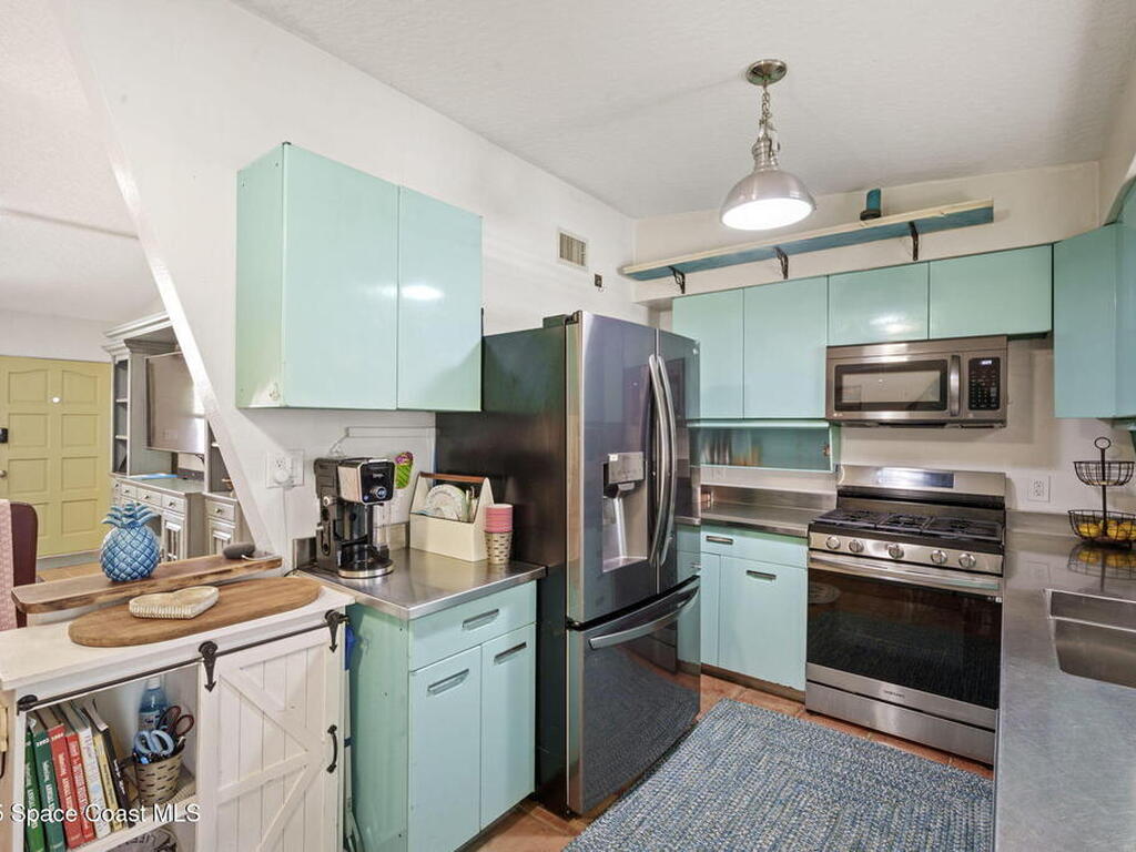 1030 S Orlando Avenue, Cocoa Beach, FL 32931