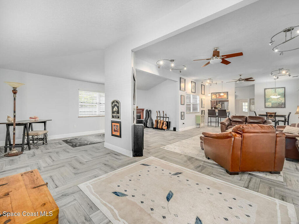 2100 Vernon Place, Melbourne, FL 32901