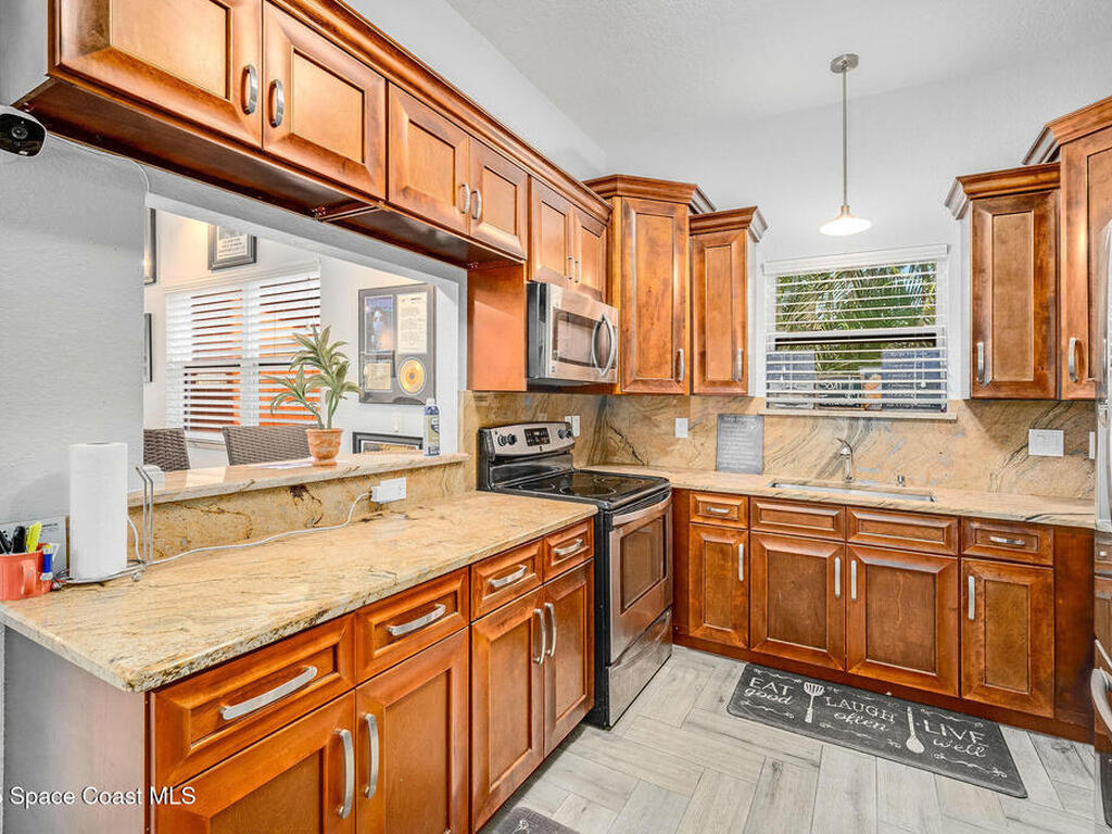 2100 Vernon Place, Melbourne, FL 32901