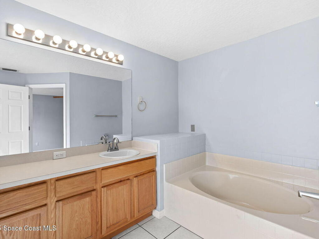 1493 Laramie Circle, Suntree, FL 32940