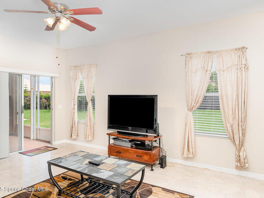 462 Peppermill Circle, Kissimmee, FL 34758