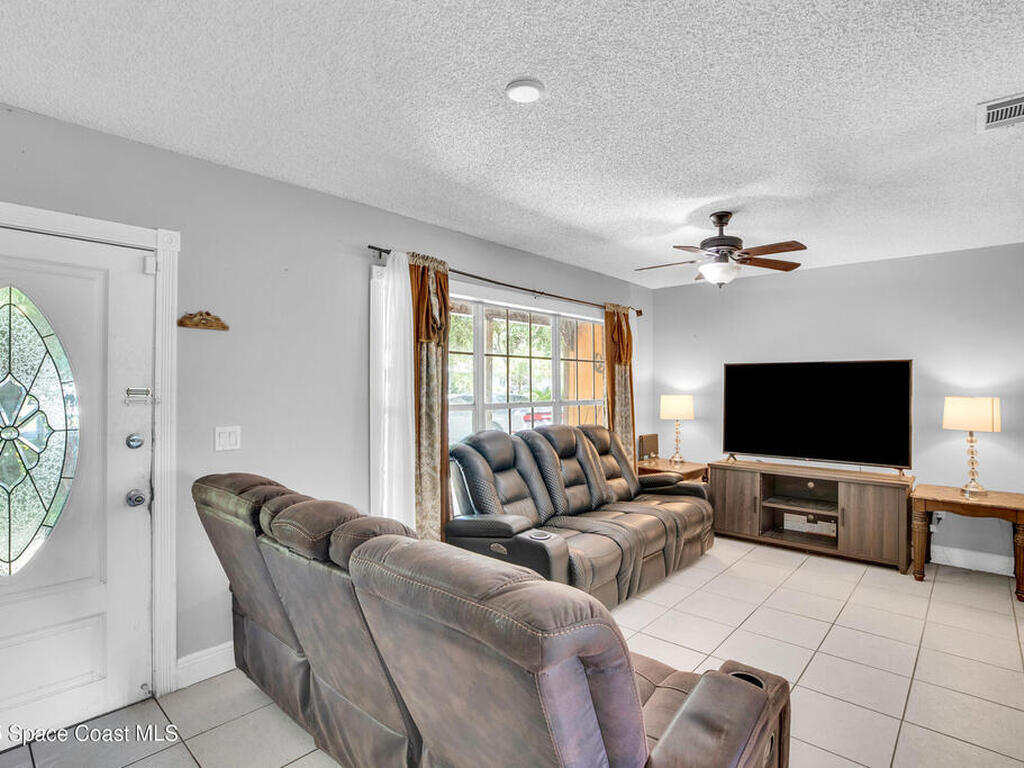 5402 Shannon Drive, Fort Pierce, FL 34951