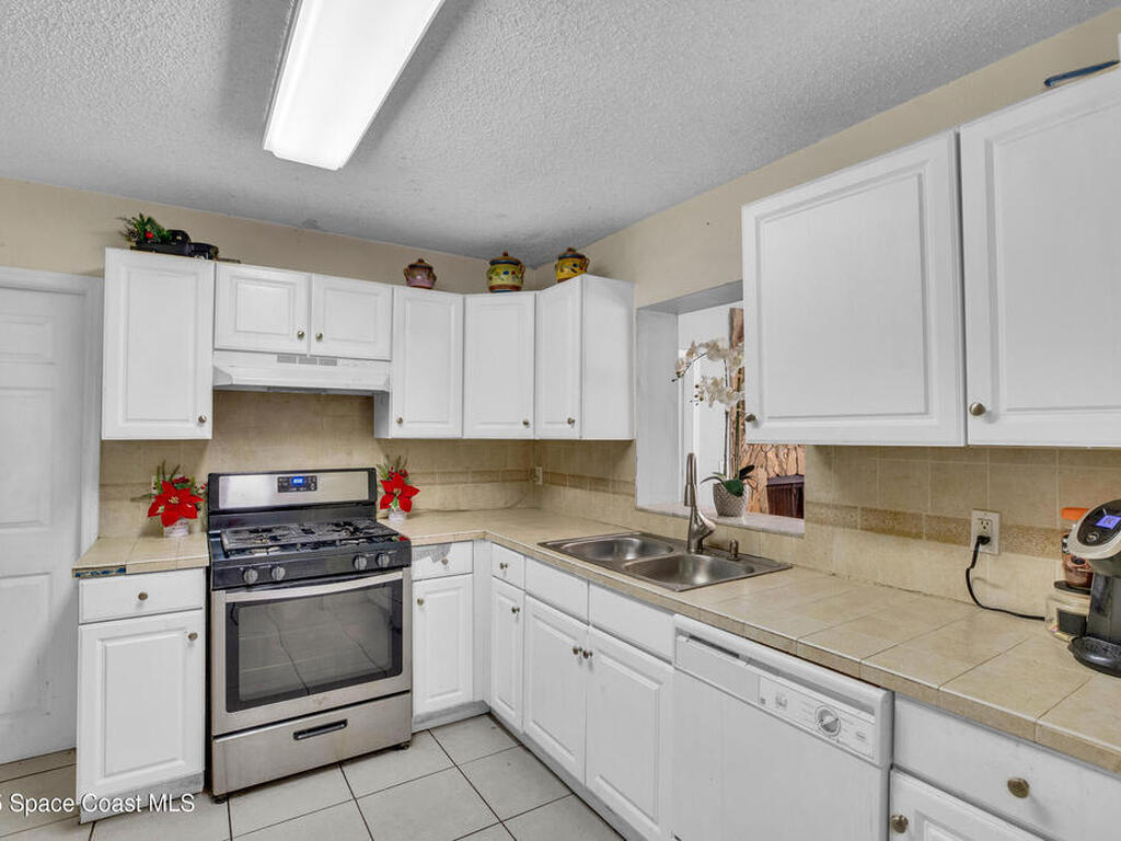 5402 Shannon Drive, Fort Pierce, FL 34951