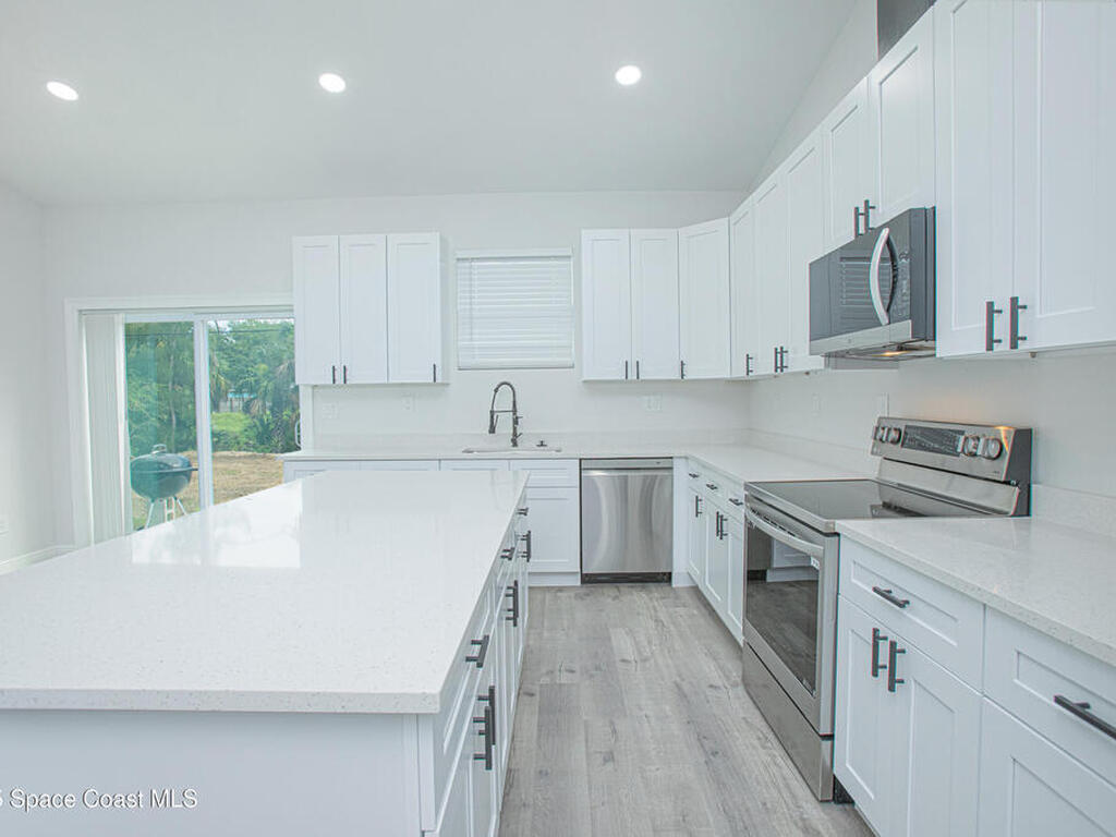 475 La Coco Street, Palm Bay, FL 32908