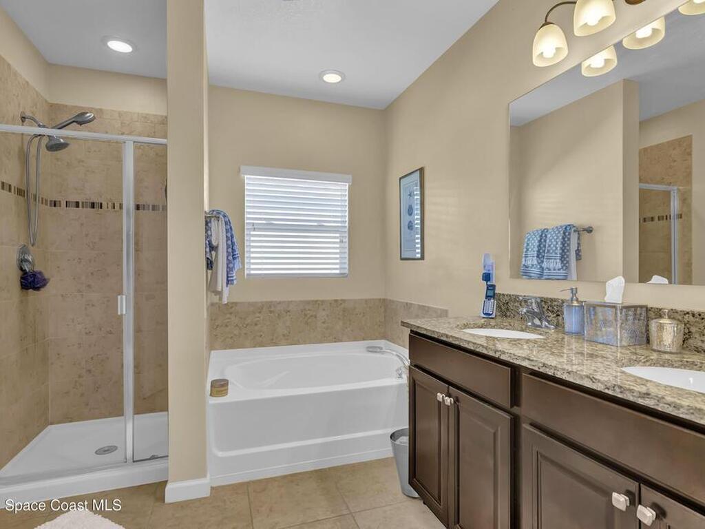 1728 Berkshire Circle, Vero Beach, FL 32968