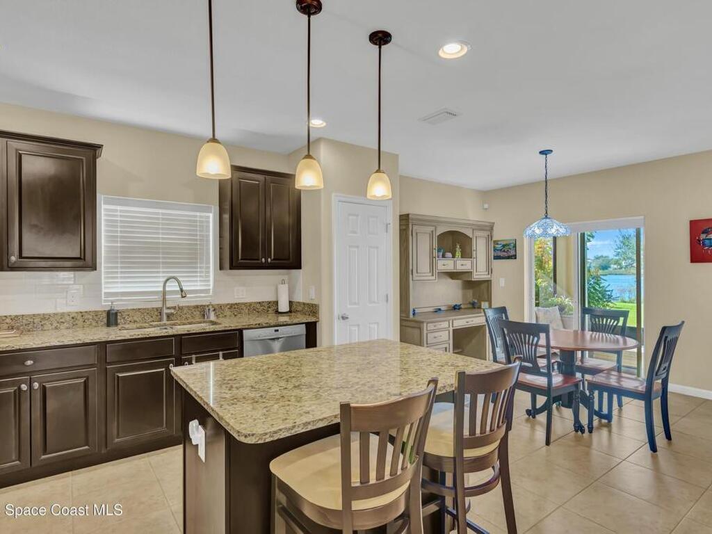 1728 Berkshire Circle, Vero Beach, FL 32968