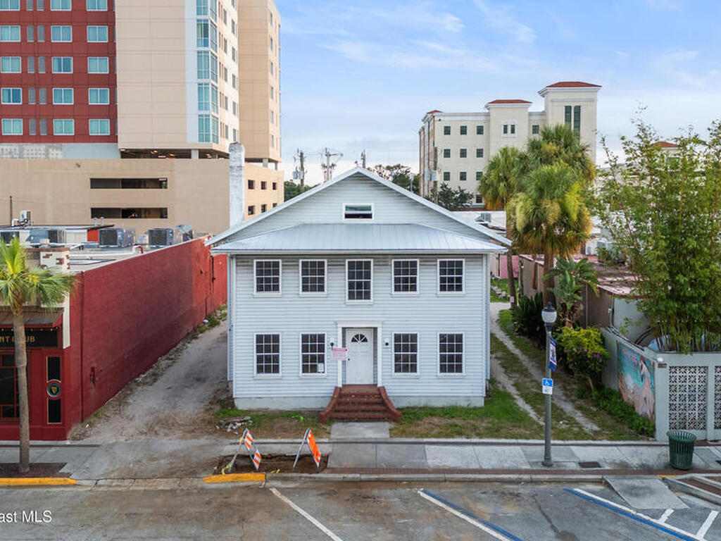 814 E New Haven Avenue, Melbourne, FL 32901