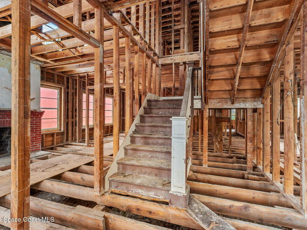 814 E New Haven Avenue, Melbourne, FL 32901