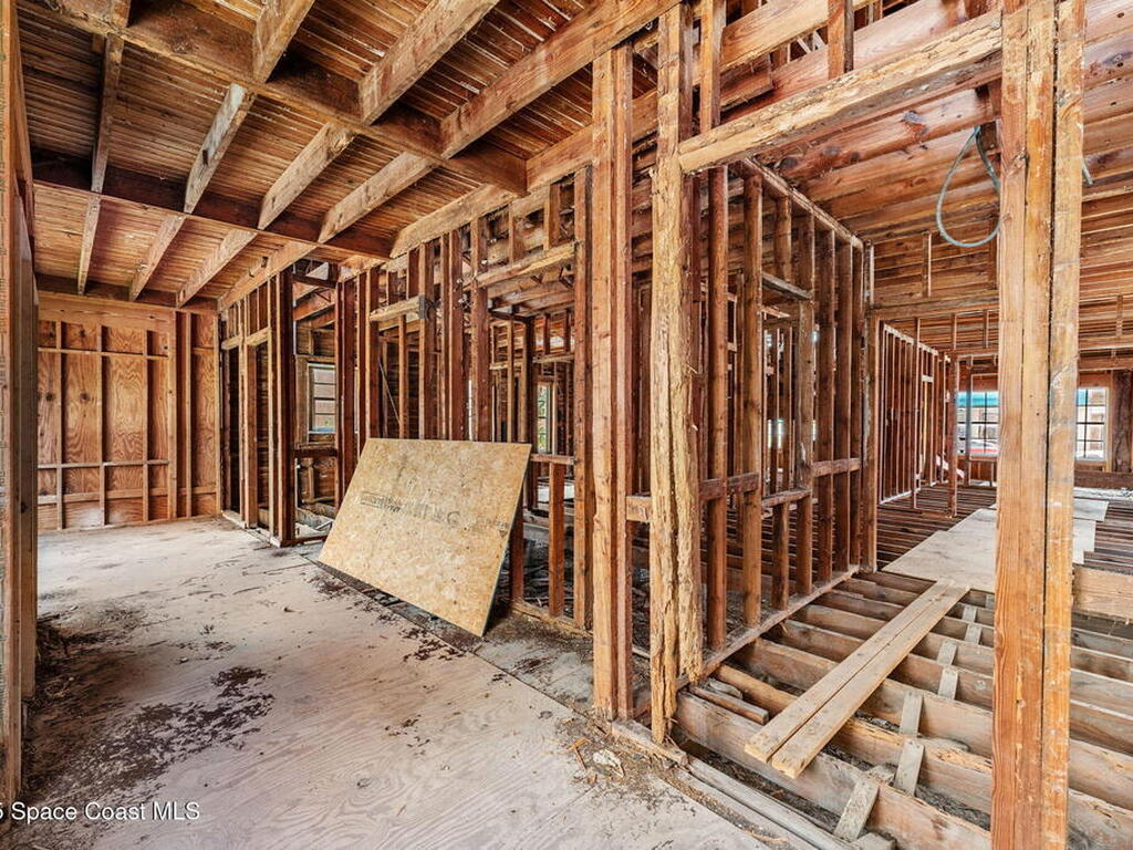 814 E New Haven Avenue, Melbourne, FL 32901