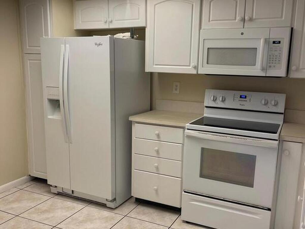 725 Port Malabar Boulevard, Palm Bay, FL 32905