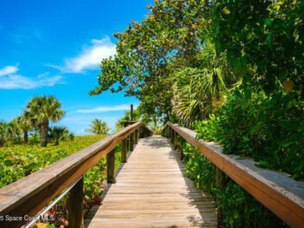 2020 Lynx Drive, Hutchinson Island, FL 34949