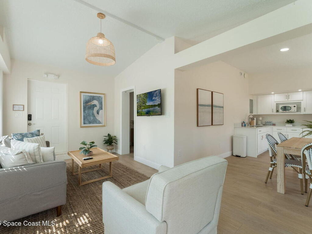 637 S Orlando Avenue, Cocoa Beach, FL 32931