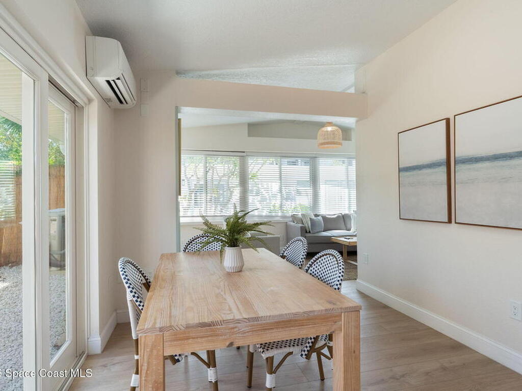 637 S Orlando Avenue, Cocoa Beach, FL 32931