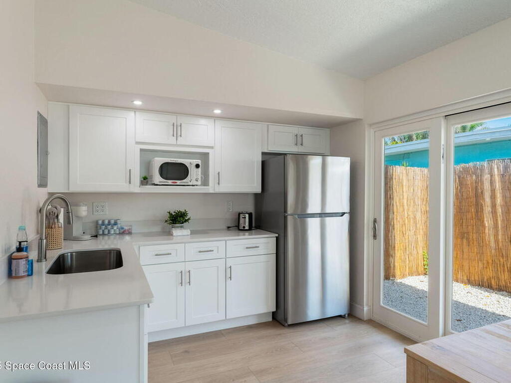 637 S Orlando Avenue, Cocoa Beach, FL 32931