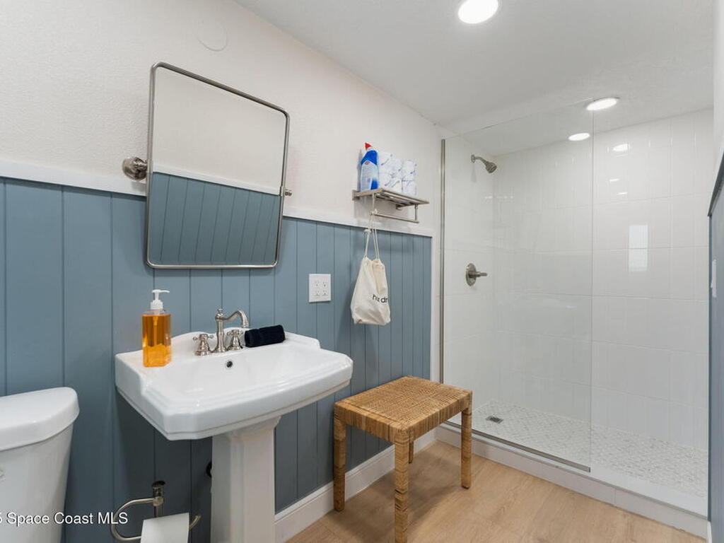 637 S Orlando Avenue, Cocoa Beach, FL 32931