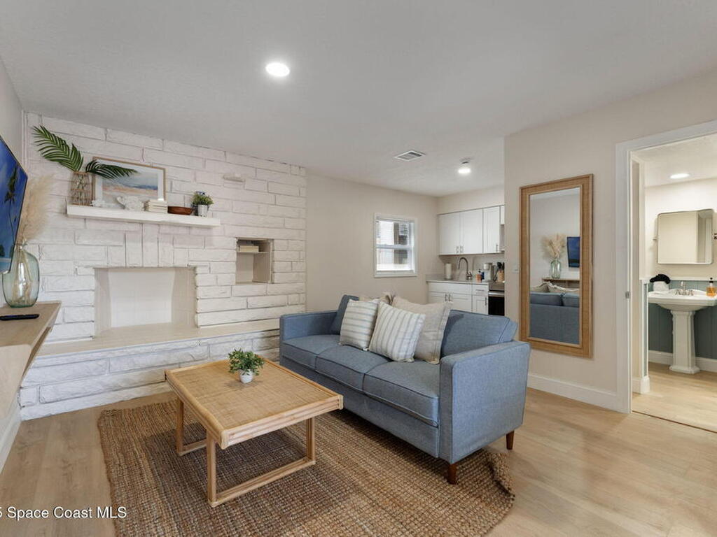 637 S Orlando Avenue, Cocoa Beach, FL 32931