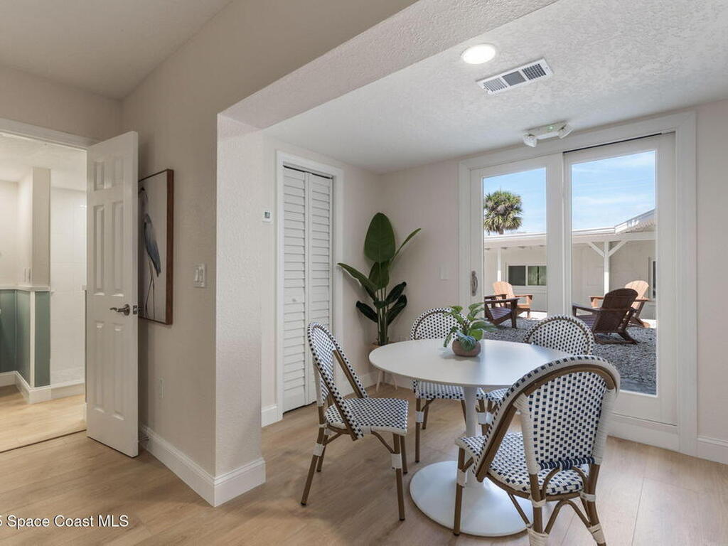 637 S Orlando Avenue, Cocoa Beach, FL 32931