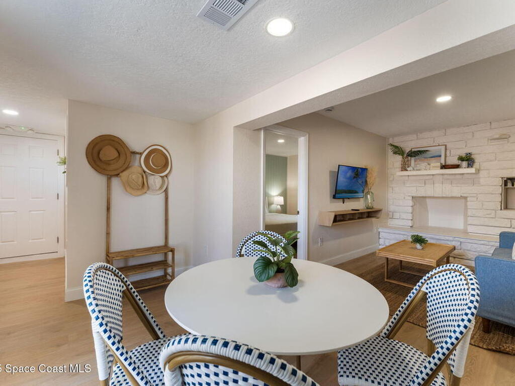 637 S Orlando Avenue, Cocoa Beach, FL 32931