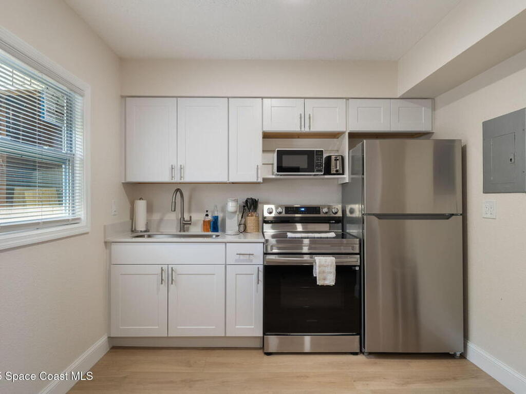 637 S Orlando Avenue, Cocoa Beach, FL 32931