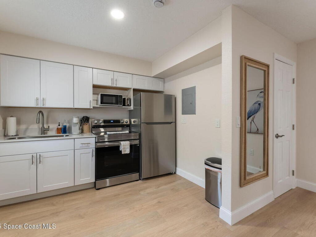 637 S Orlando Avenue, Cocoa Beach, FL 32931