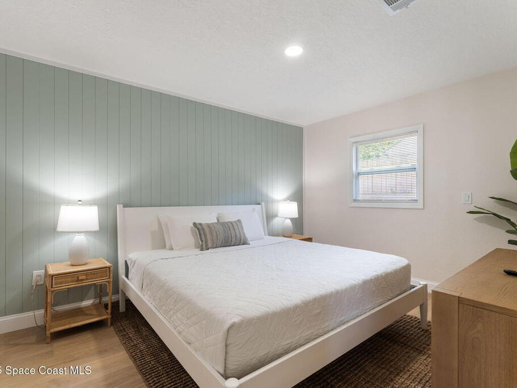 637 S Orlando Avenue, Cocoa Beach, FL 32931