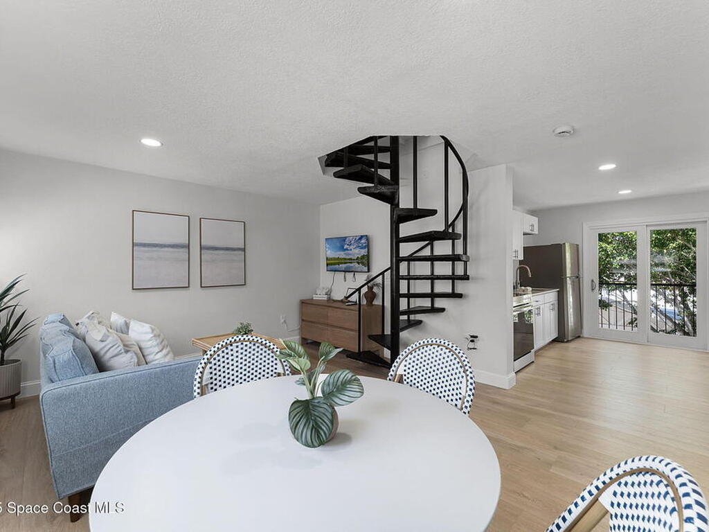 637 S Orlando Avenue, Cocoa Beach, FL 32931