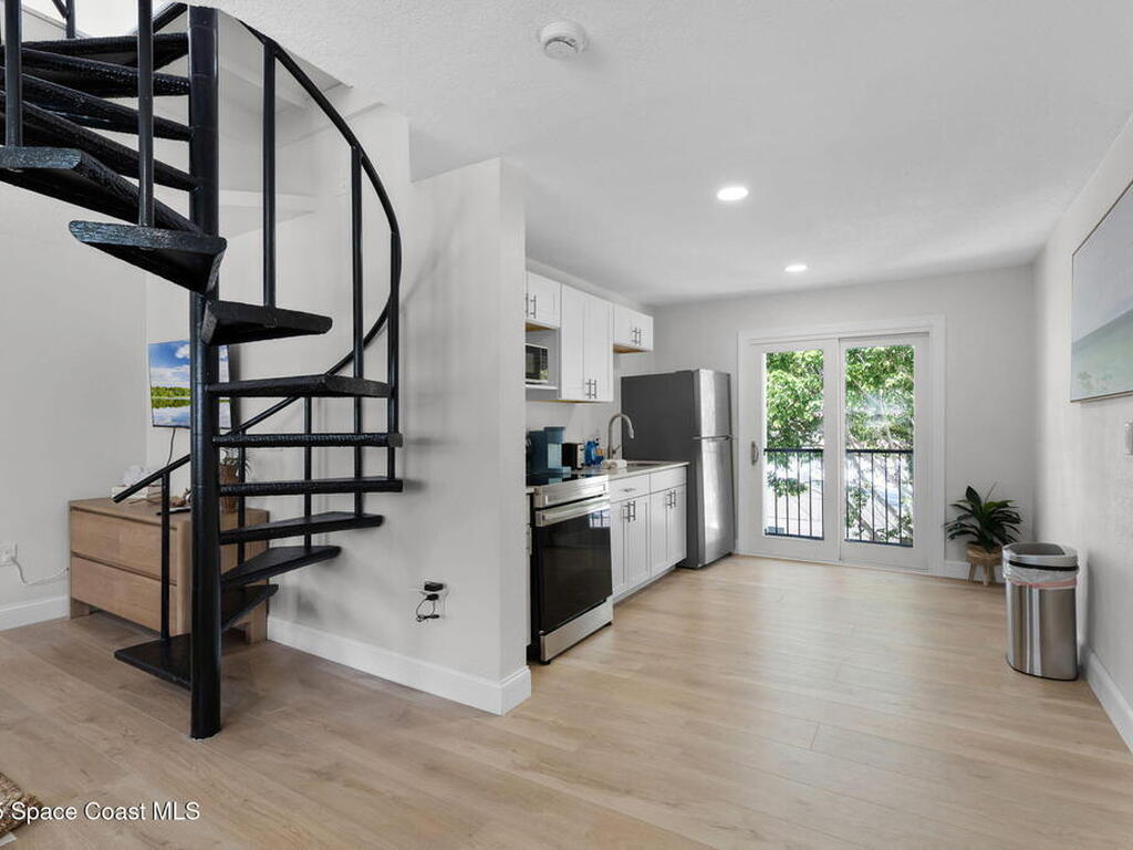 637 S Orlando Avenue, Cocoa Beach, FL 32931