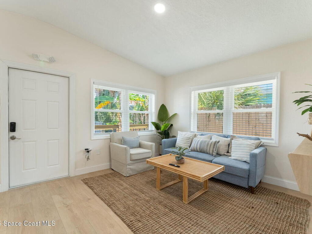 637 S Orlando Avenue, Cocoa Beach, FL 32931