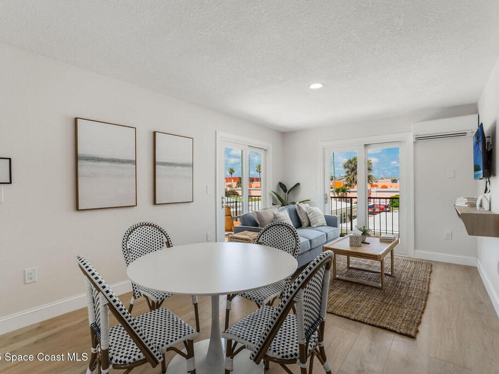 637 S Orlando Avenue, Cocoa Beach, FL 32931