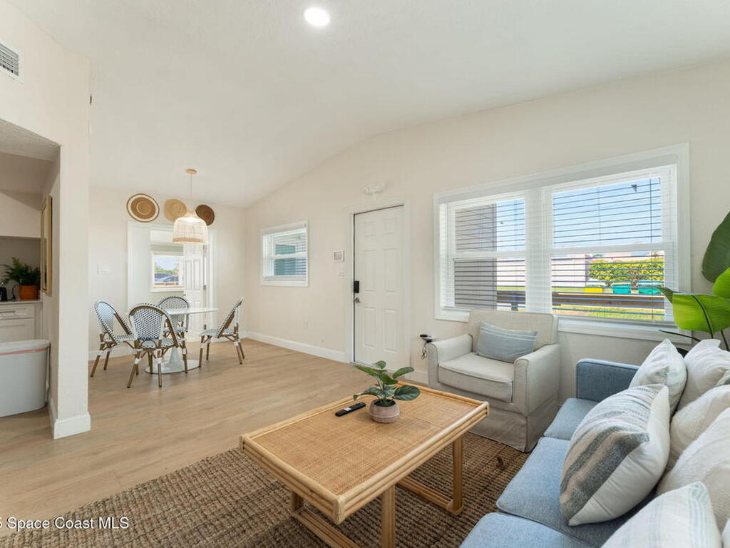 637 S Orlando Avenue, Cocoa Beach, FL 32931