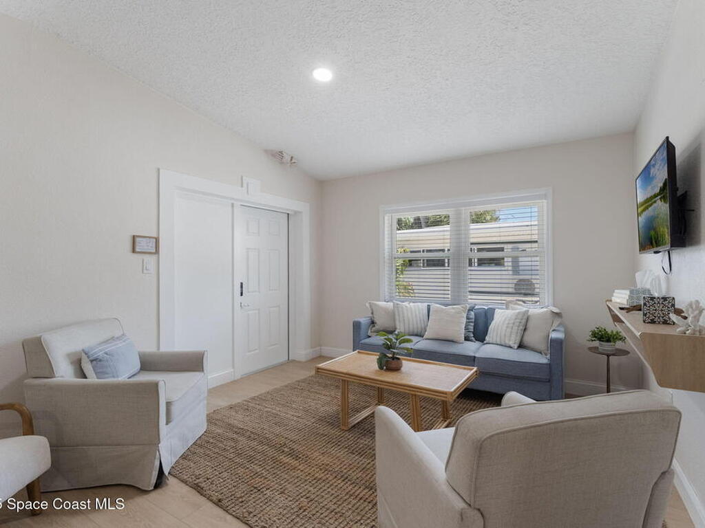 637 S Orlando Avenue, Cocoa Beach, FL 32931