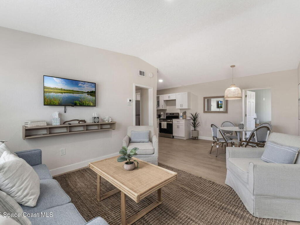 637 S Orlando Avenue, Cocoa Beach, FL 32931