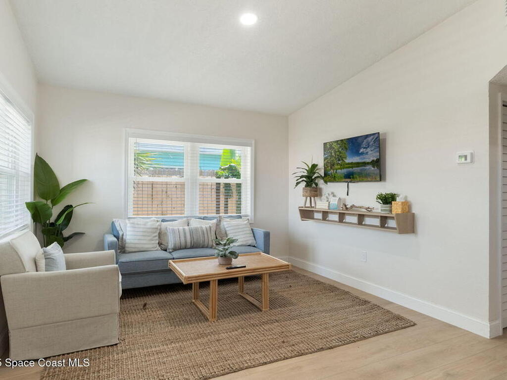 637 S Orlando Avenue, Cocoa Beach, FL 32931