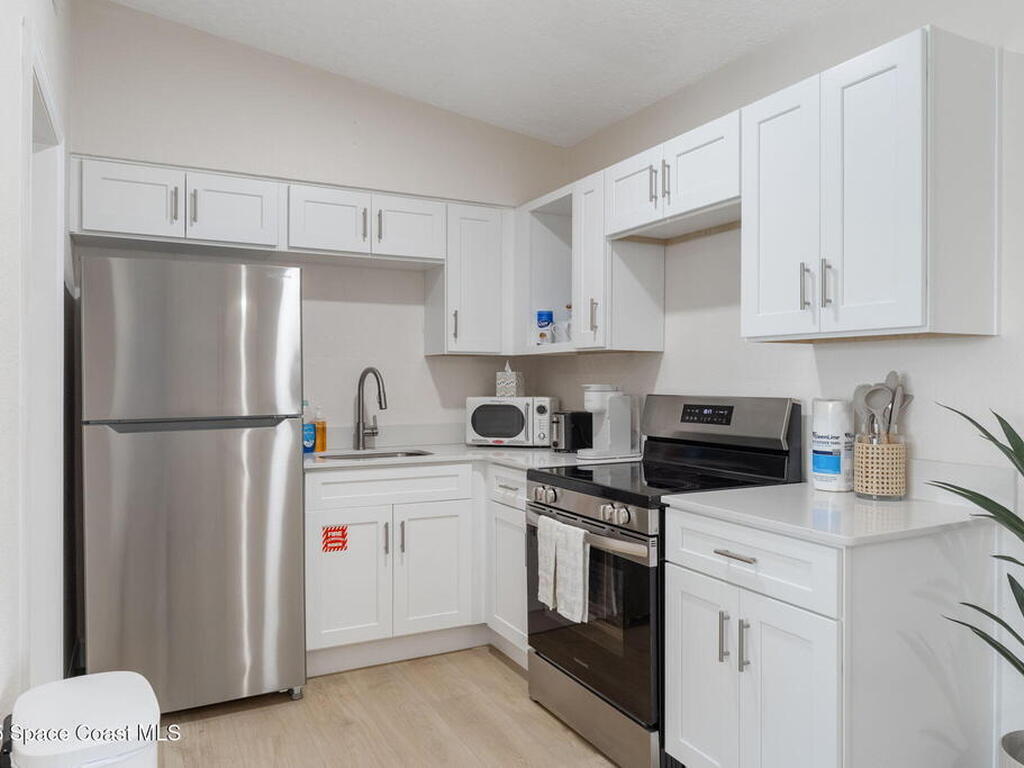 637 S Orlando Avenue, Cocoa Beach, FL 32931