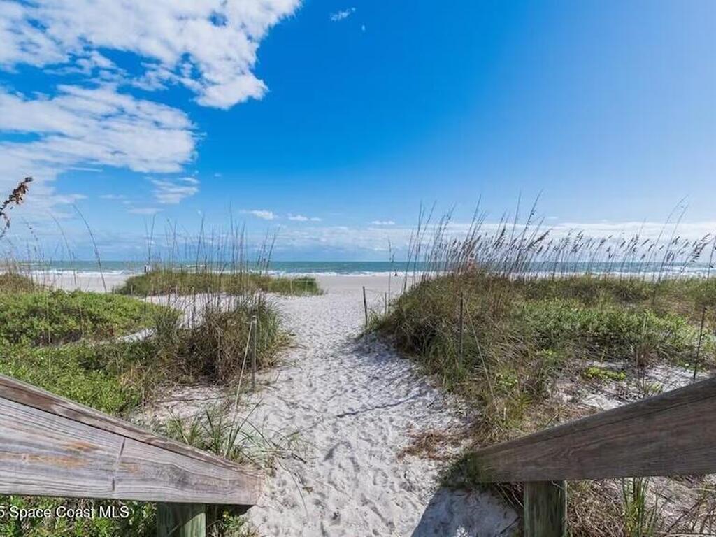 637 S Orlando Avenue, Cocoa Beach, FL 32931