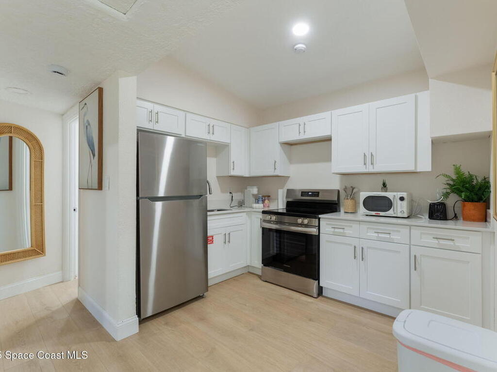 637 S Orlando Avenue, Cocoa Beach, FL 32931