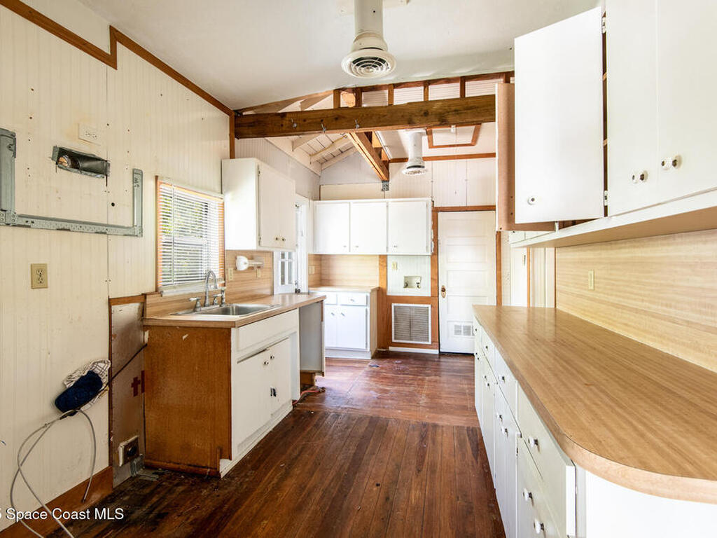 2101 Vernon Place, Melbourne, FL 32901