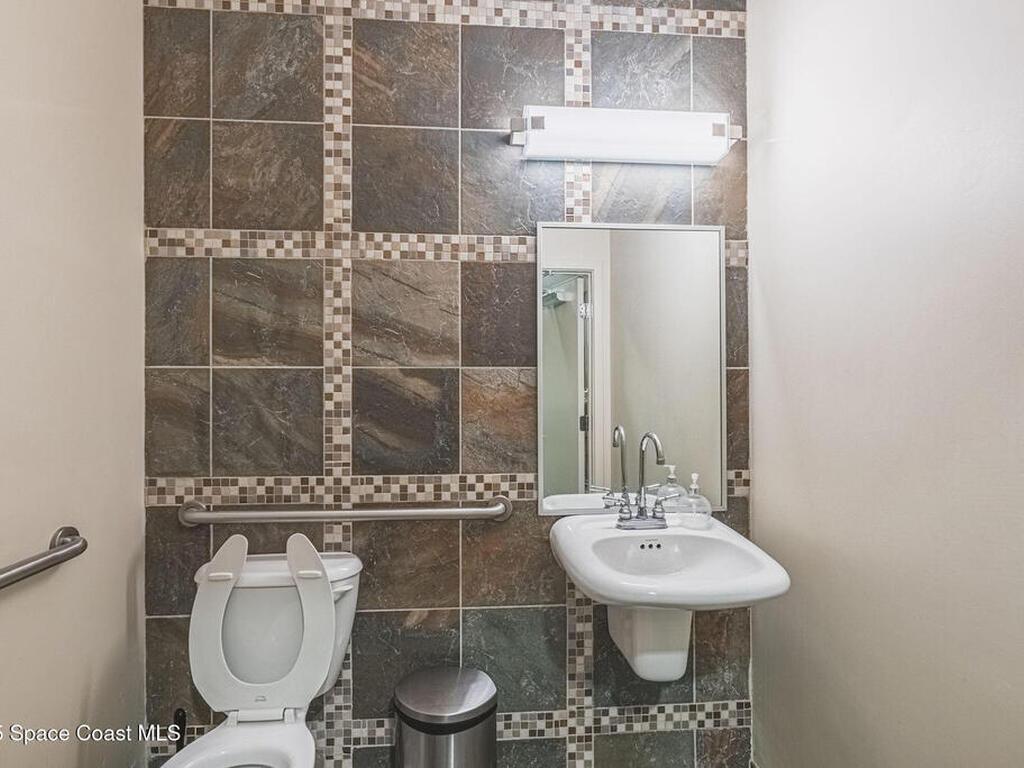 2015 Waverly Place, Melbourne, FL 32901