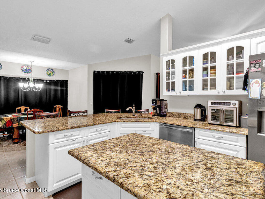 9275 100th Avenue, Vero Beach, FL 32967